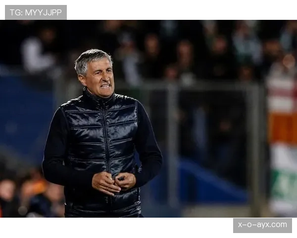 西甲黄色风暴席卷赛场，球队胜利庆典点燃球迷热情